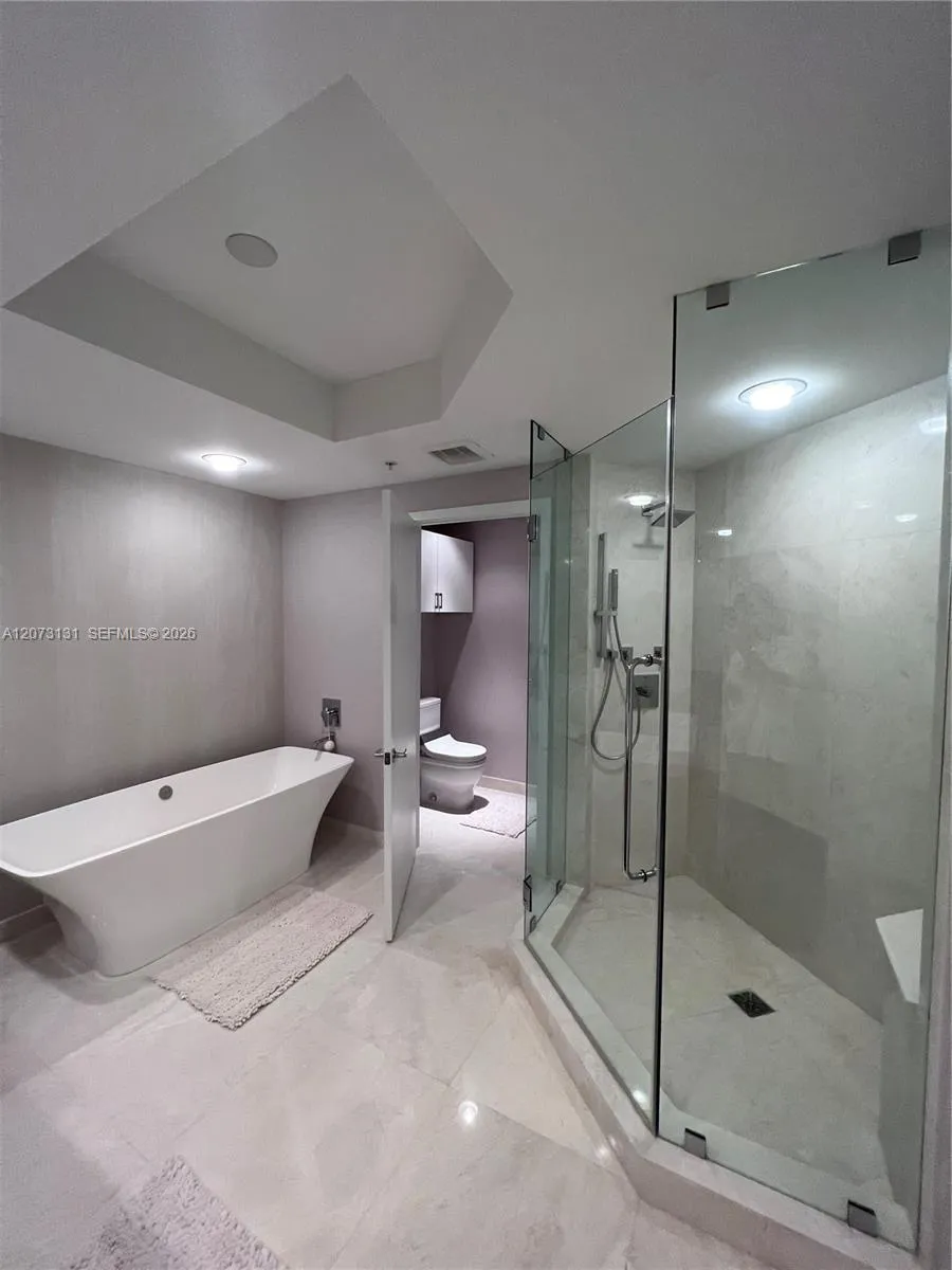 17301 Biscayne Blvd #1402 North Miami Beach, FL 33160