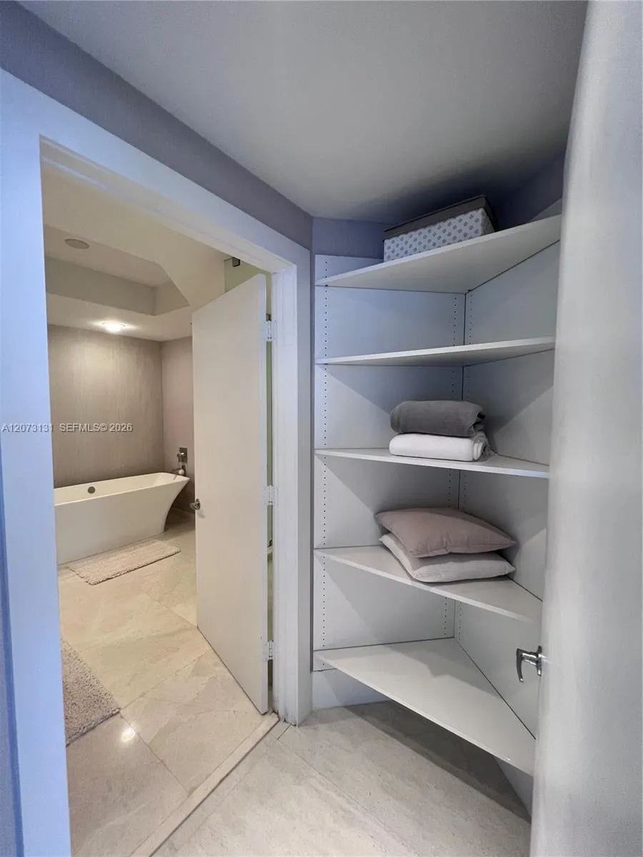 17301 Biscayne Blvd #1402 North Miami Beach, FL 33160