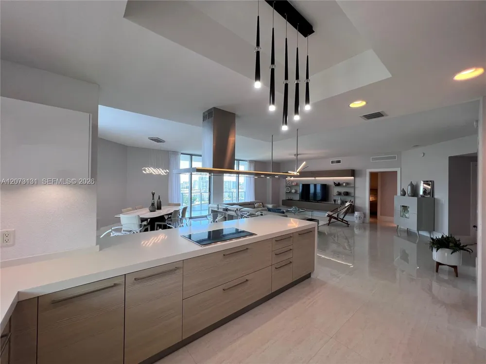 17301 Biscayne Blvd #1402 North Miami Beach, FL 33160