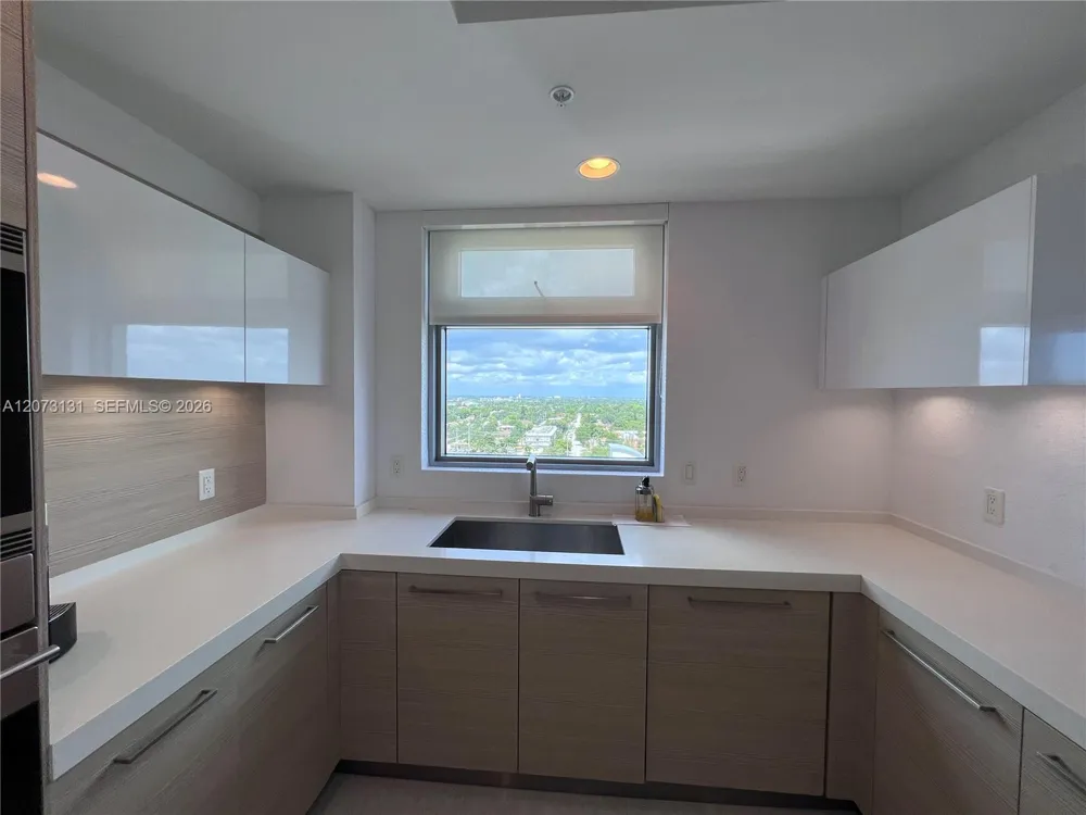 17301 Biscayne Blvd #1402 North Miami Beach, FL 33160