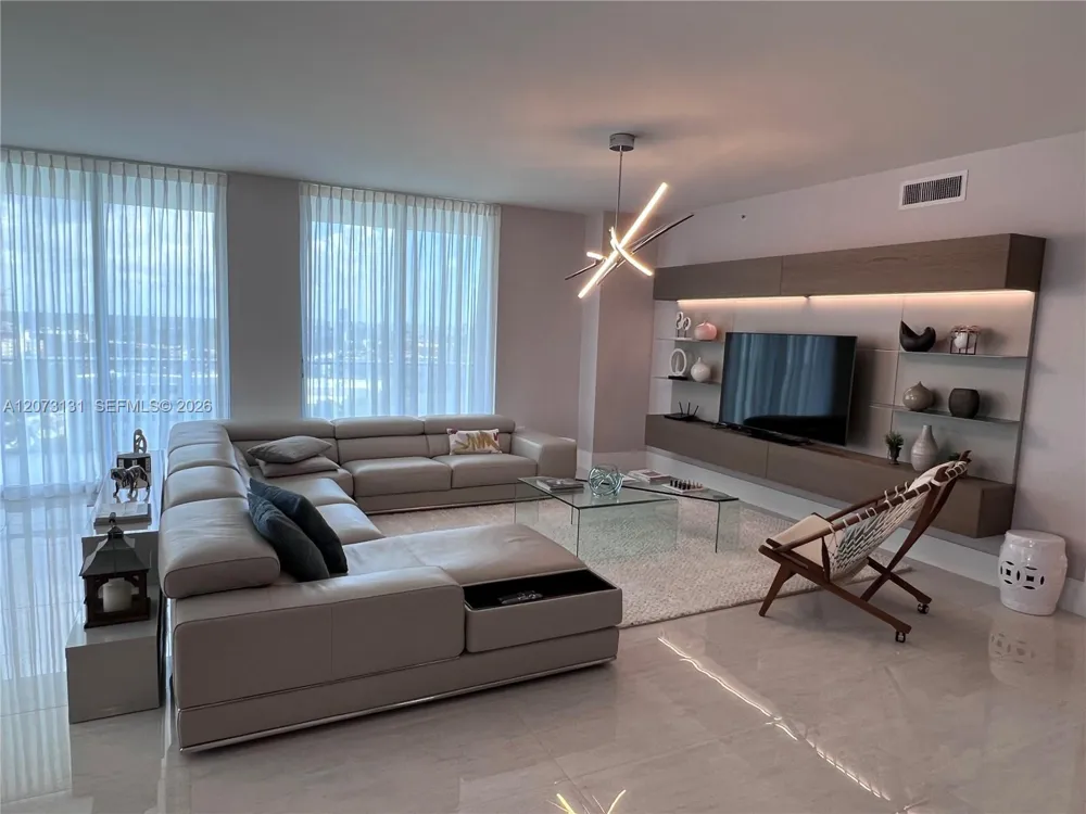 17301 Biscayne Blvd #1402 North Miami Beach, FL 33160