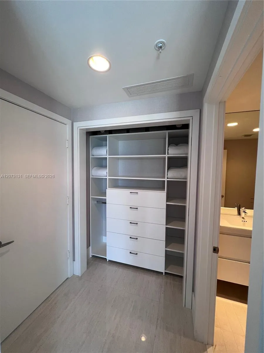 17301 Biscayne Blvd #1402 North Miami Beach, FL 33160