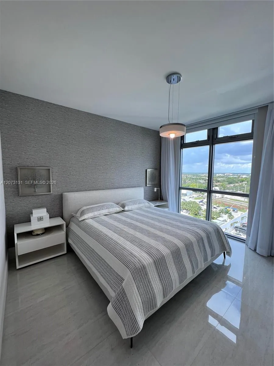 17301 Biscayne Blvd #1402 North Miami Beach, FL 33160