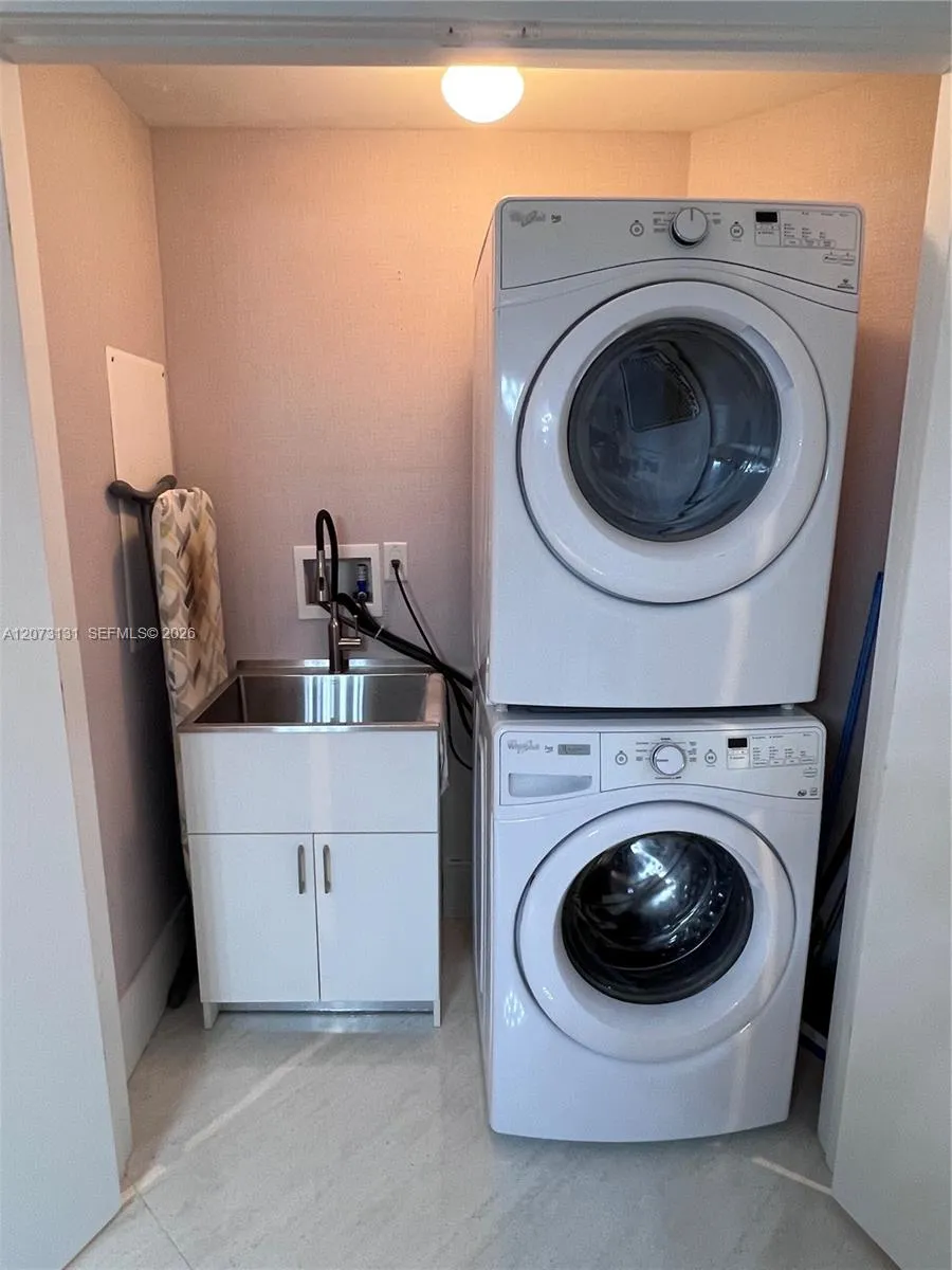 17301 Biscayne Blvd #1402 North Miami Beach, FL 33160