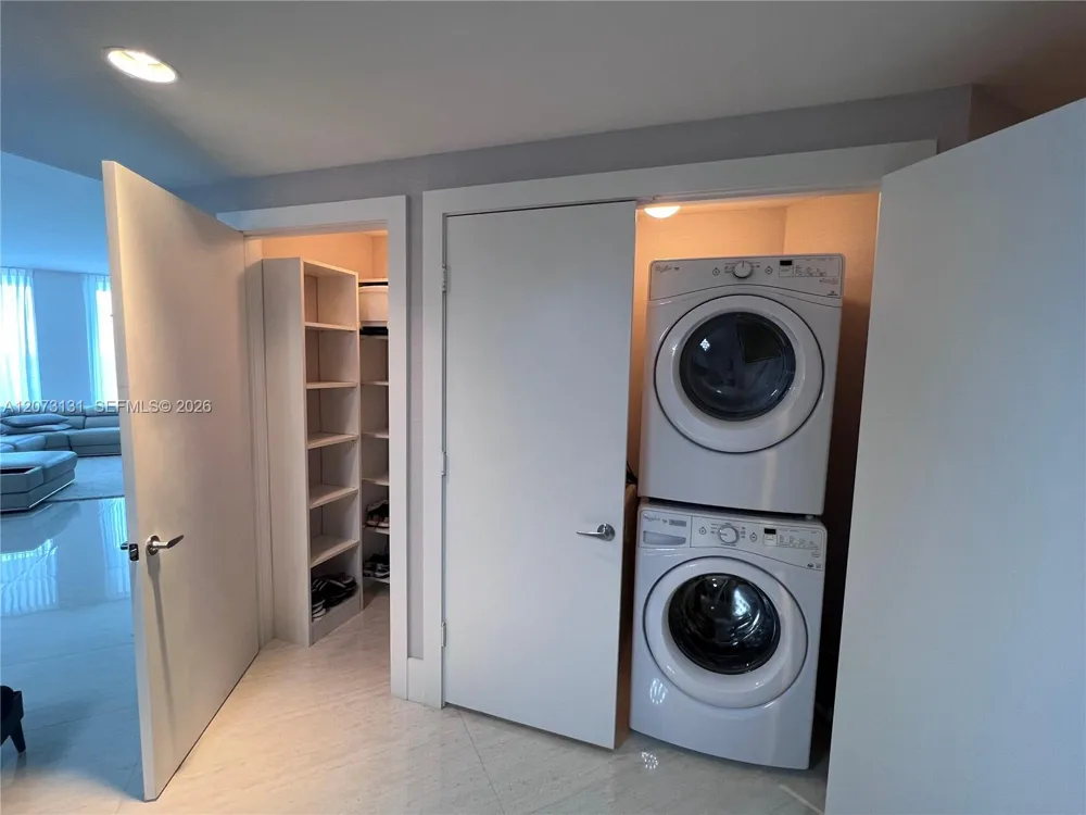 17301 Biscayne Blvd #1402 North Miami Beach, FL 33160