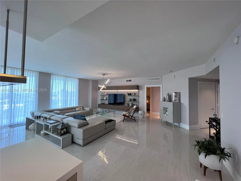 17301 Biscayne Blvd #1402 North Miami Beach, FL 33160
