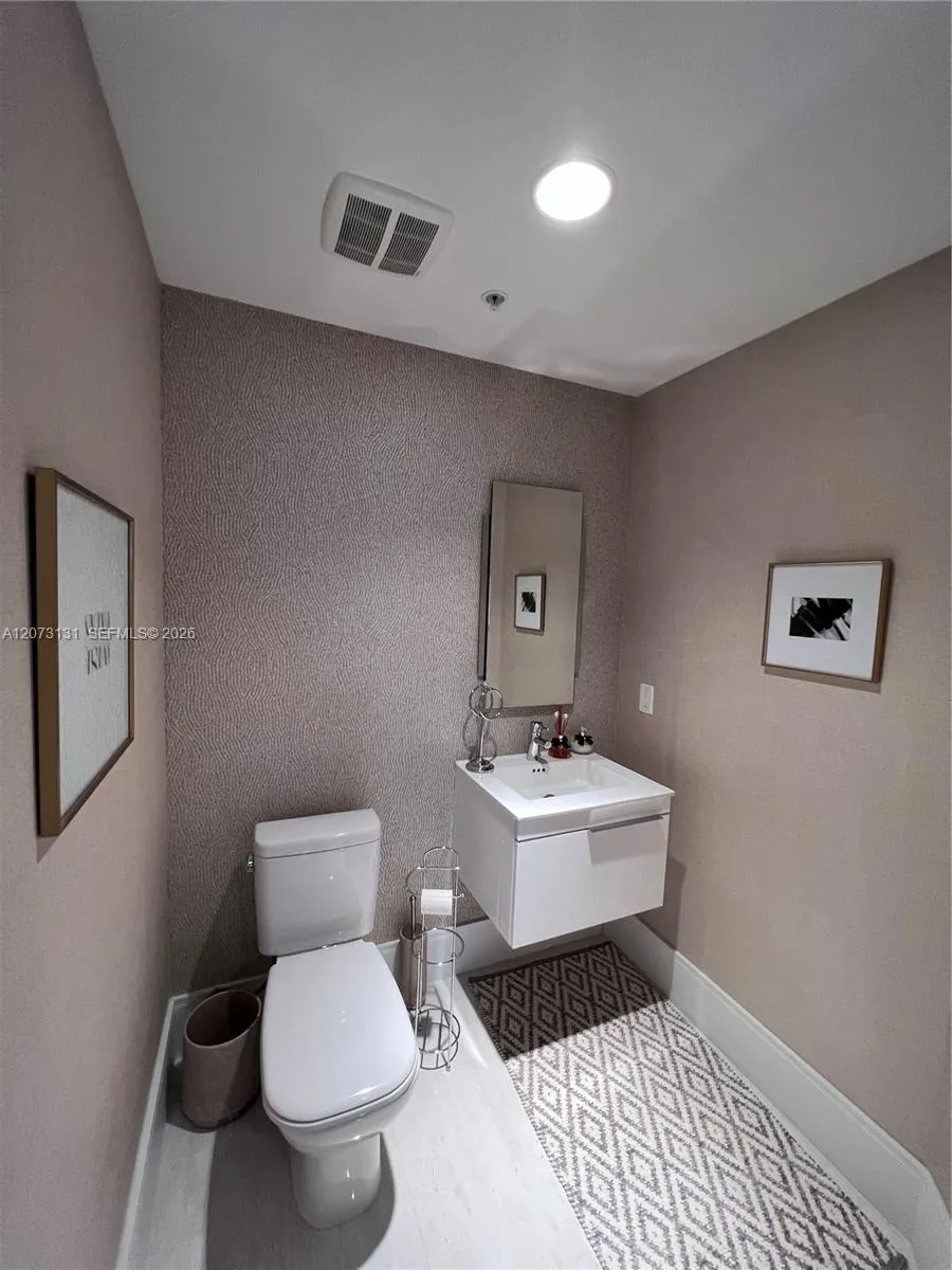 17301 Biscayne Blvd #1402 North Miami Beach, FL 33160