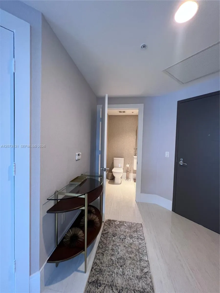 17301 Biscayne Blvd #1402 North Miami Beach, FL 33160