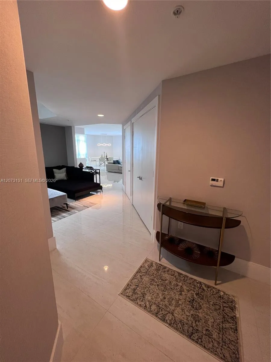 17301 Biscayne Blvd #1402 North Miami Beach, FL 33160