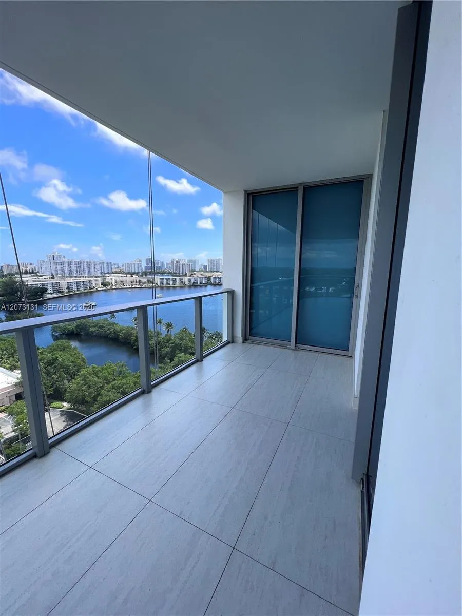 17301 Biscayne Blvd #1402 North Miami Beach, FL 33160