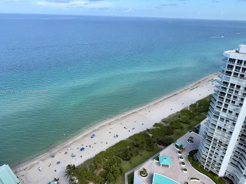 16699 Collins Ave #3609
