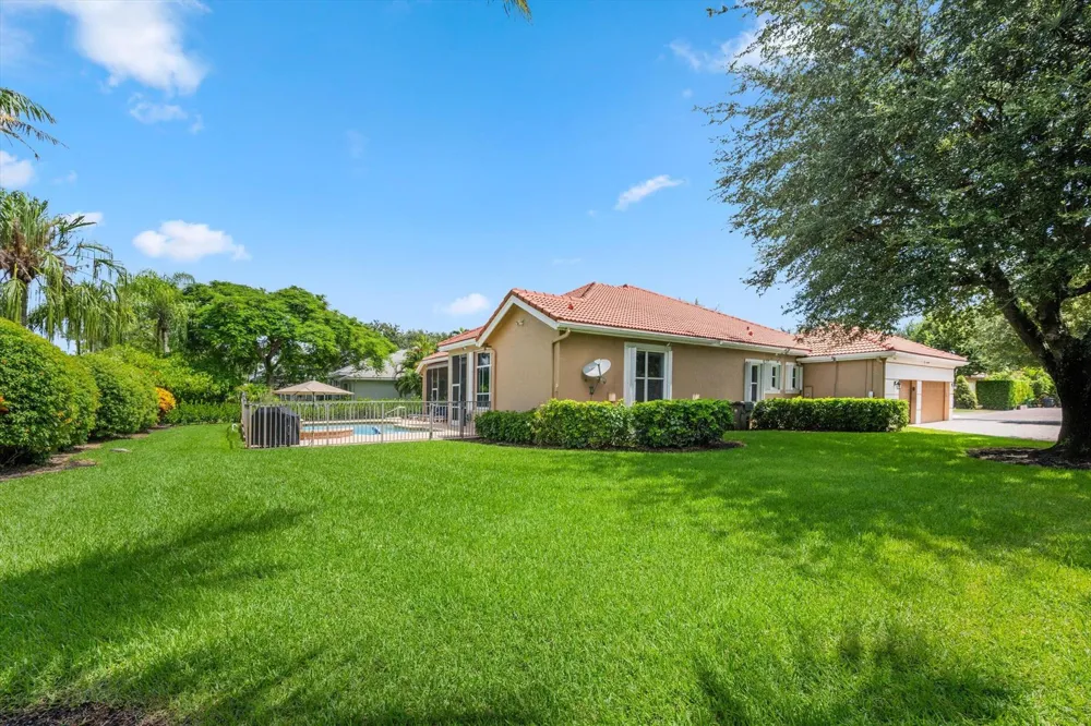 893 FOREST GLEN LANE Wellington, FL 33414