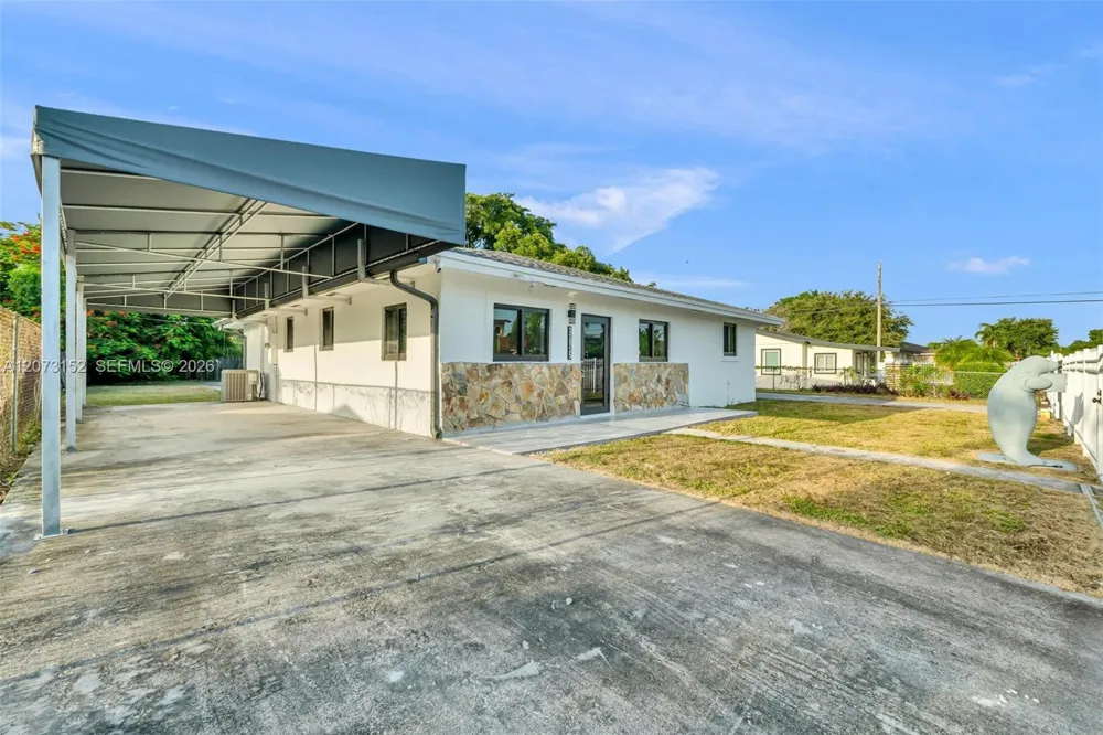 11815 SW 222nd St Miami, FL 33170