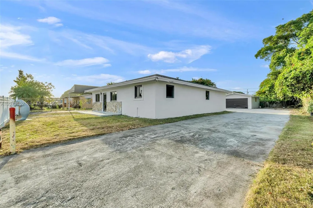 11815 SW 222nd St Miami, FL 33170