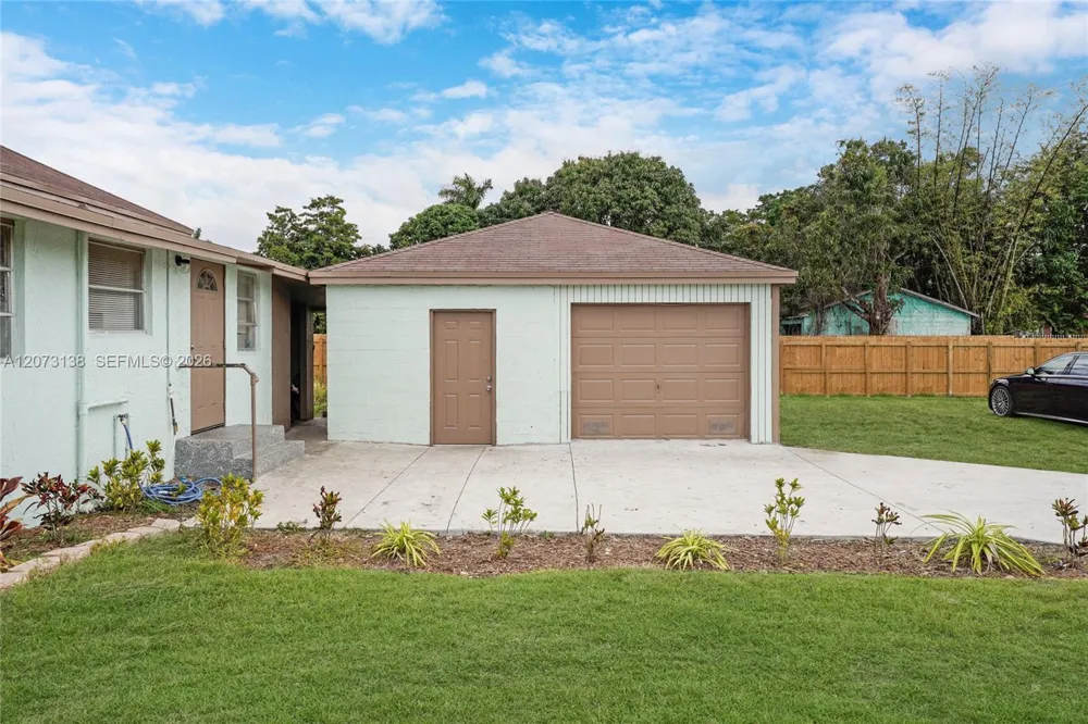 145 NW 6th Ave Florida City, FL 33034