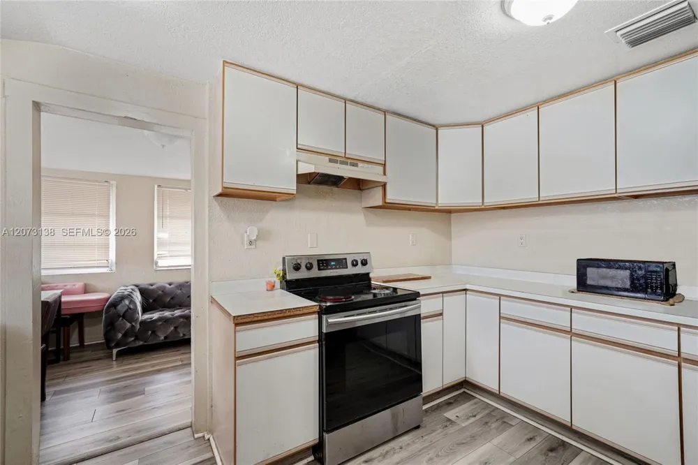 145 NW 6th Ave Florida City, FL 33034