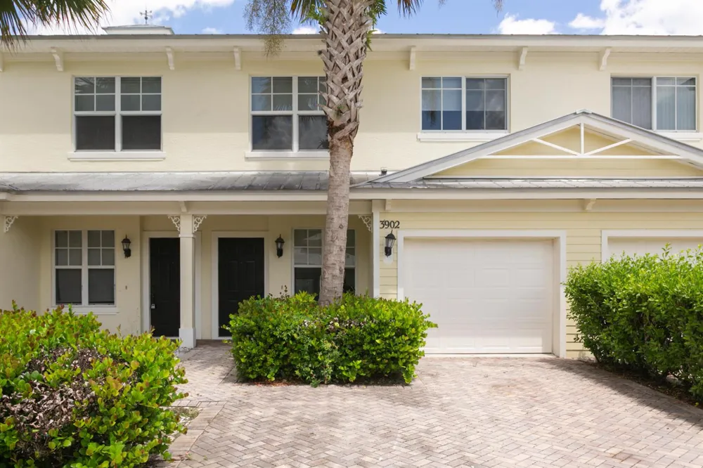 3902 SABAL WAY Fort Pierce, FL 34981