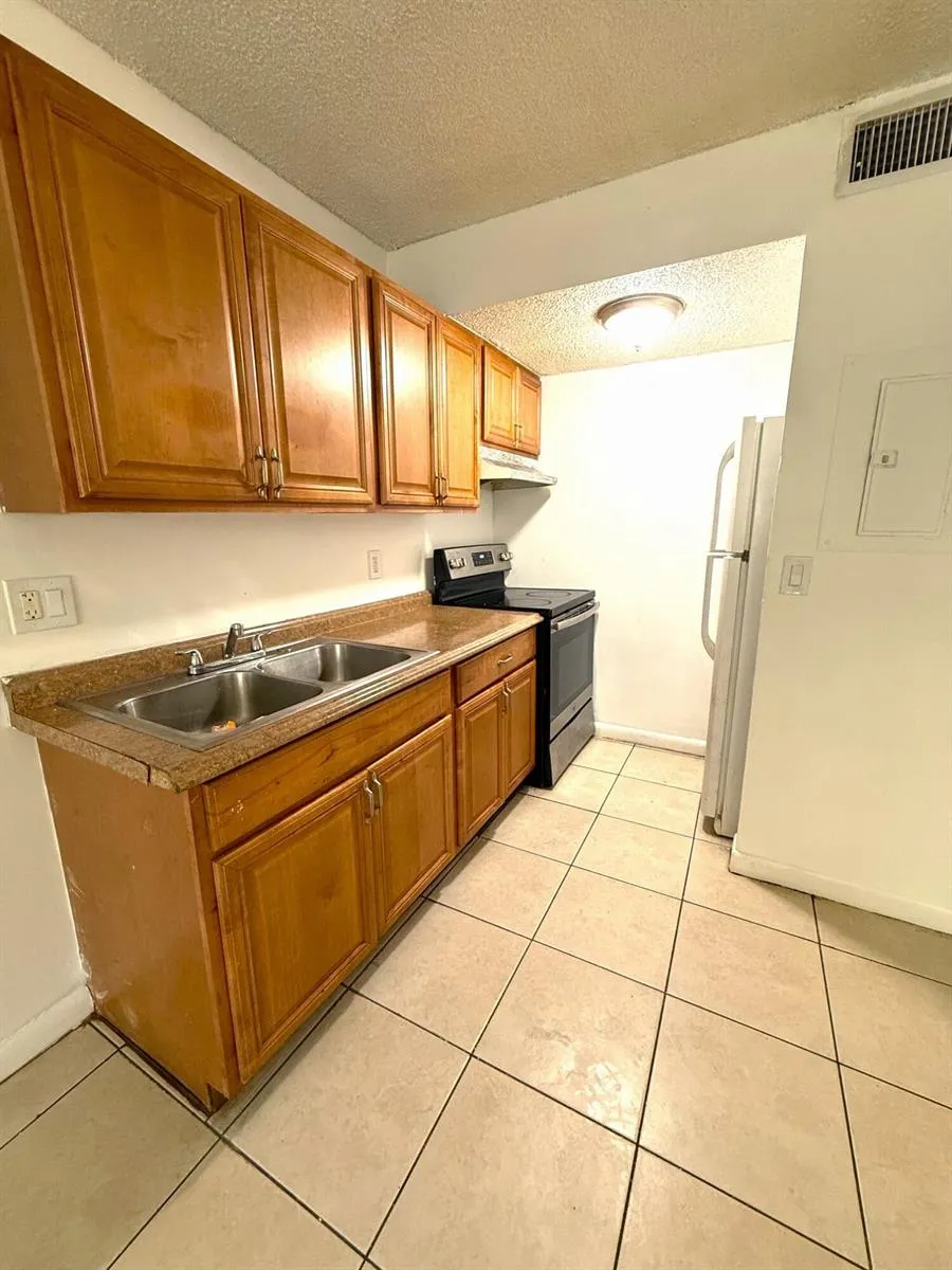 2058 NW 43RD TERRACE #1 Lauderhill, FL 33313