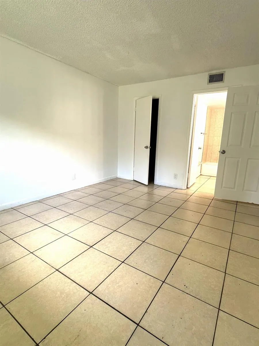 2058 NW 43RD TERRACE #1 Lauderhill, FL 33313