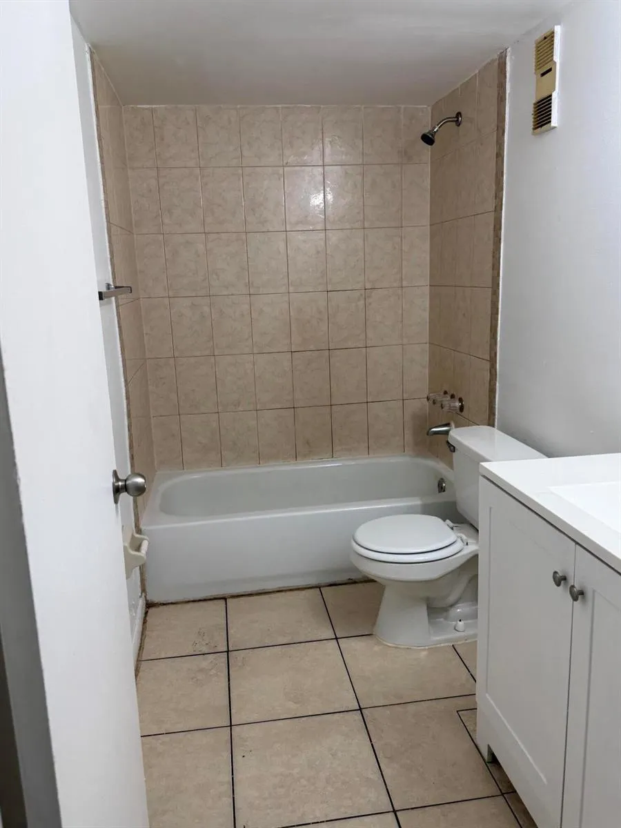 2058 NW 43RD TERRACE #1 Lauderhill, FL 33313