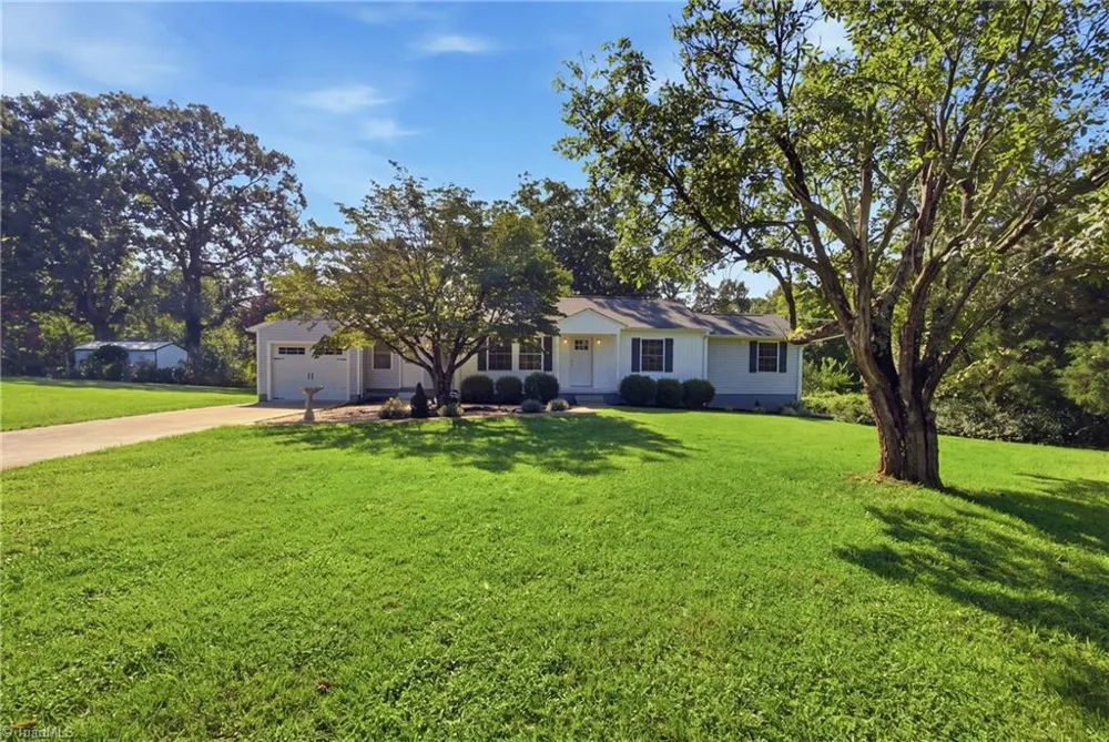 6224 E Old US Highway 421 East Bend, NC 27018