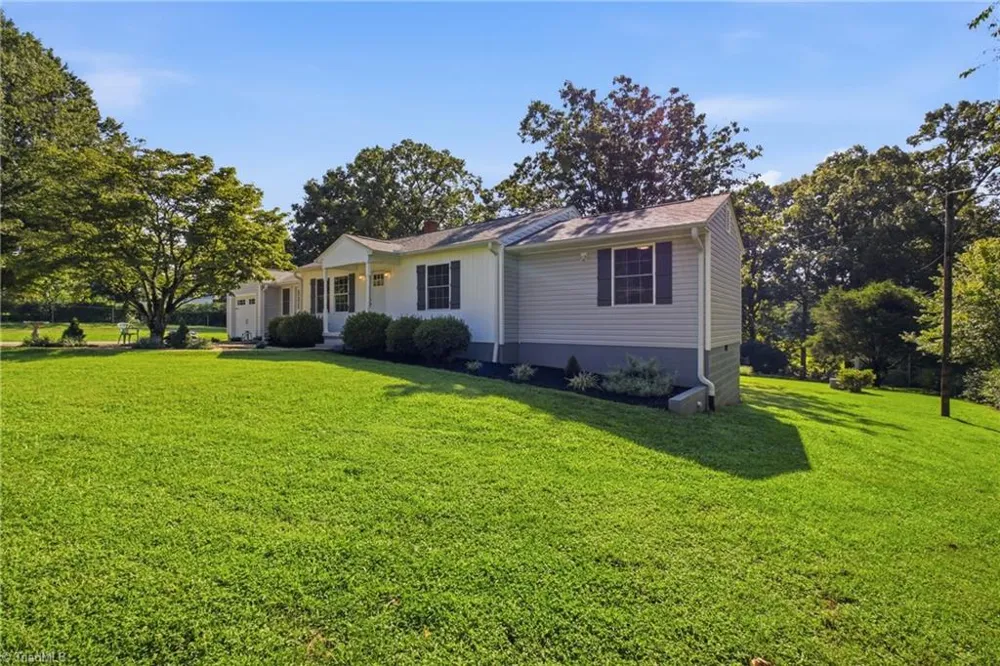 6224 E Old US Highway 421 East Bend, NC 27018