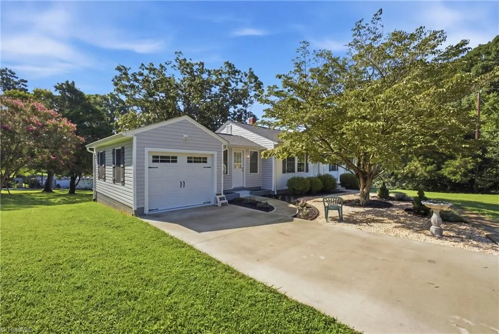 6224 E Old US Highway 421 East Bend, NC 27018