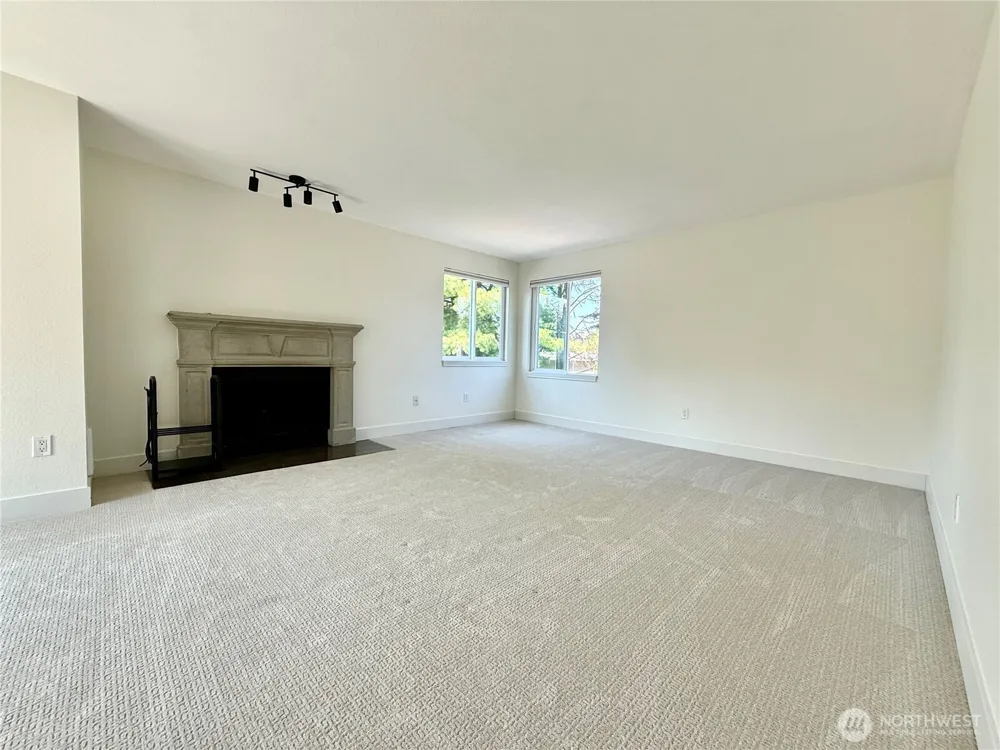 20324 Bothell Everett Hwy #F301 Bothell, WA 98012