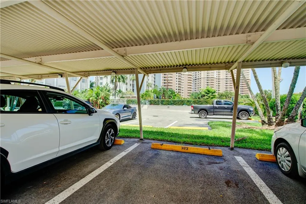 1900 Clifford Street #303 Fort Myers, FL 33901
