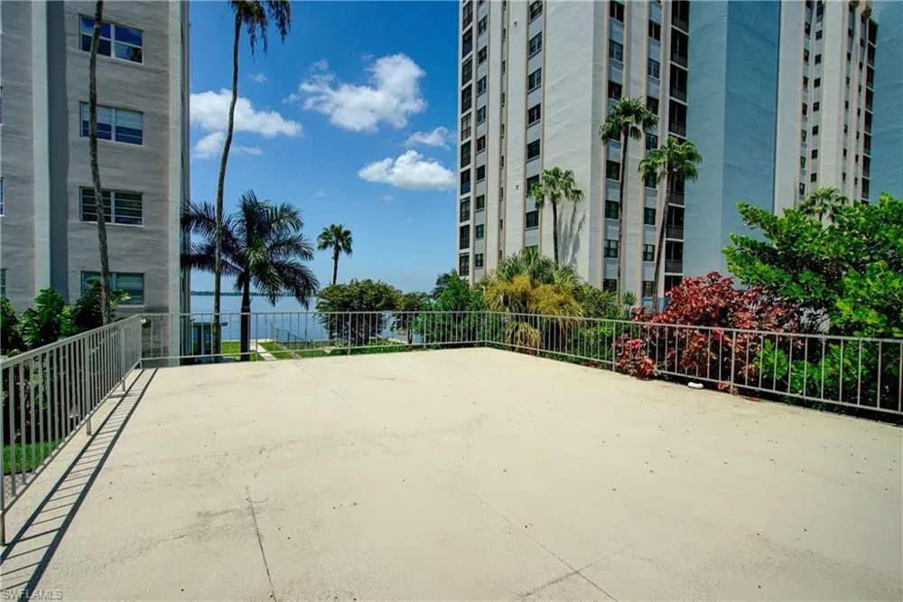 1900 Clifford Street #303 Fort Myers, FL 33901