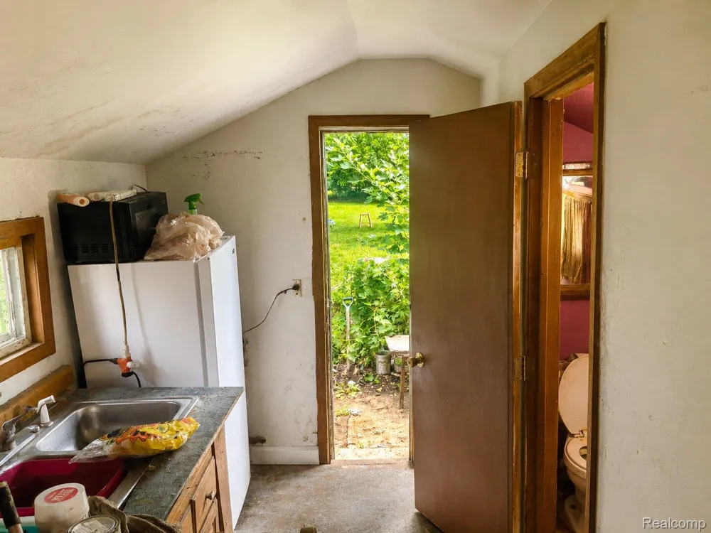 4207 Carland Road Fairfield Township, MI 48831