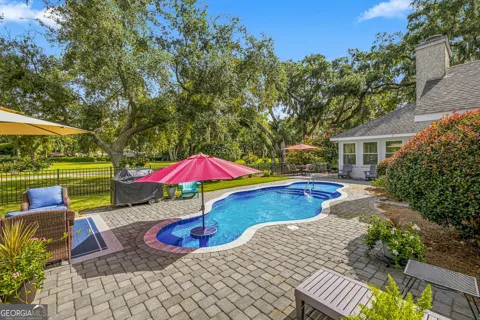 135 Colonial DR