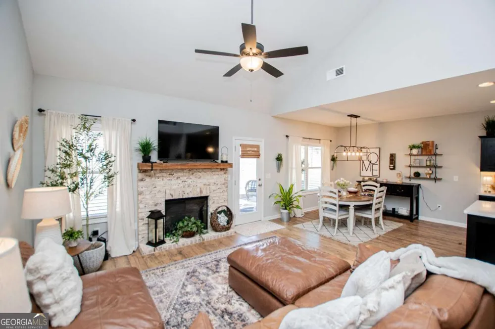 104 Kingston CIR Carrollton, GA 30117