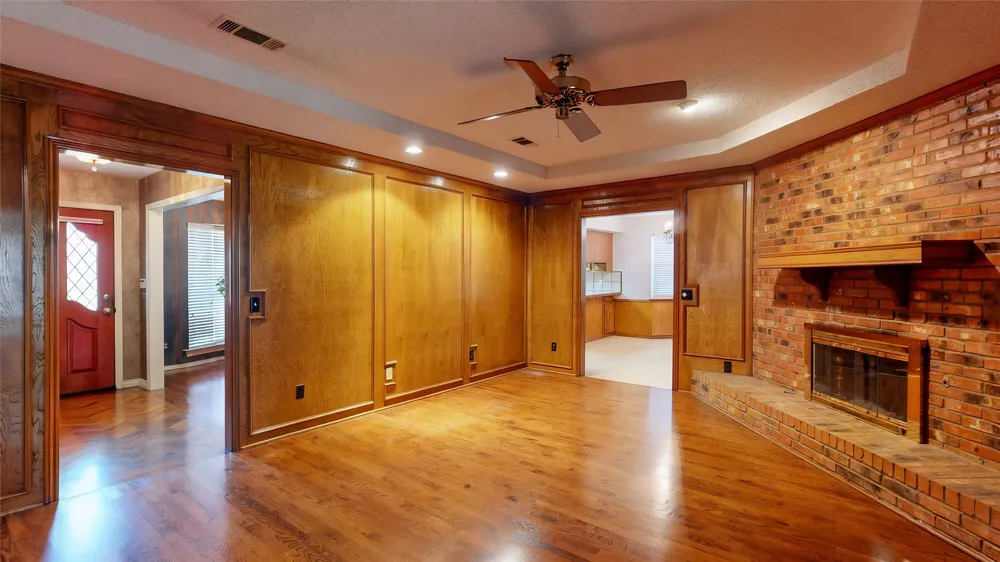 1543 Glenhill Lane Lewisville, TX 75077