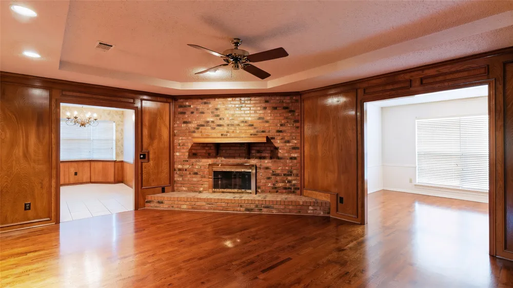 1543 Glenhill Lane Lewisville, TX 75077