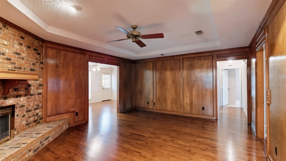1543 Glenhill Lane Lewisville, TX 75077