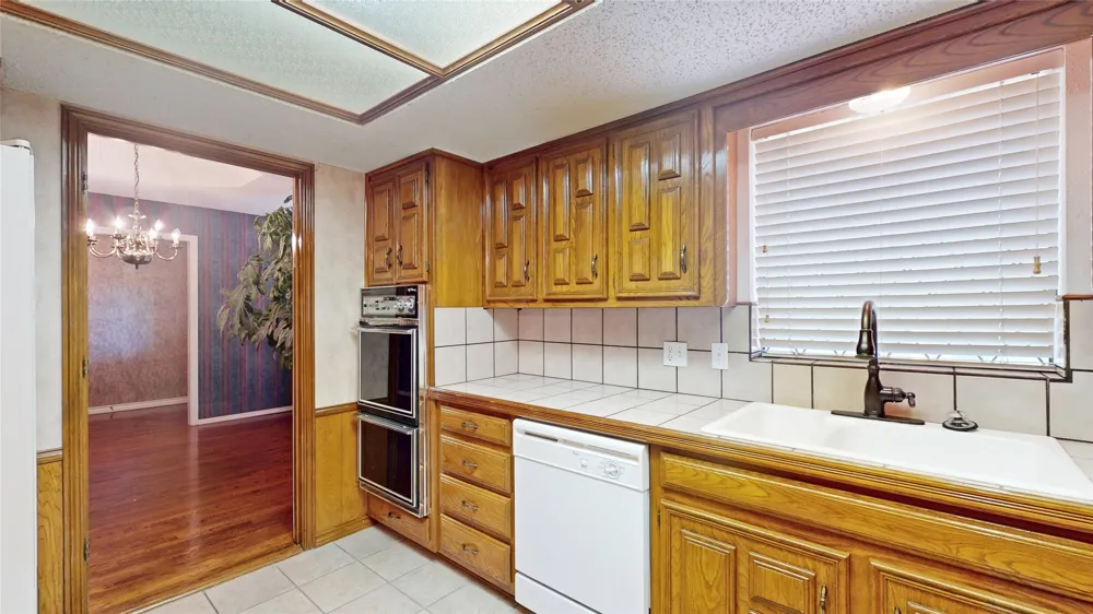 1543 Glenhill Lane Lewisville, TX 75077