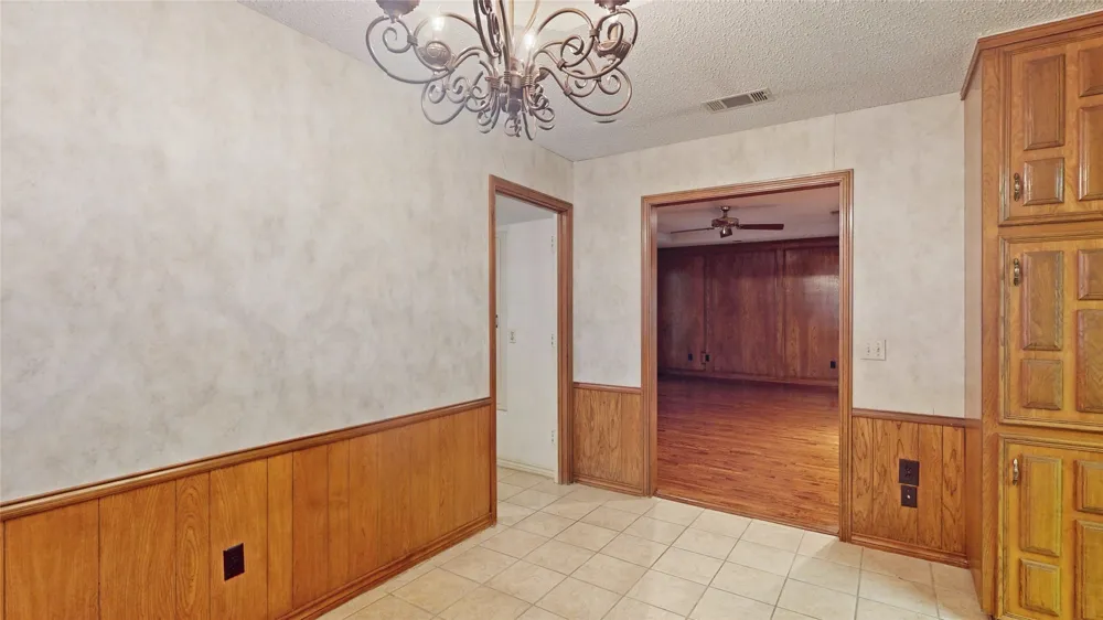 1543 Glenhill Lane Lewisville, TX 75077