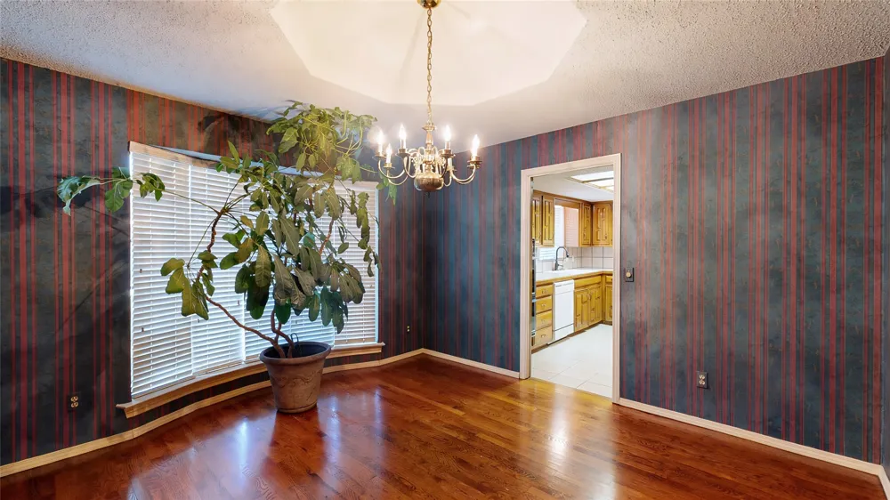 1543 Glenhill Lane Lewisville, TX 75077