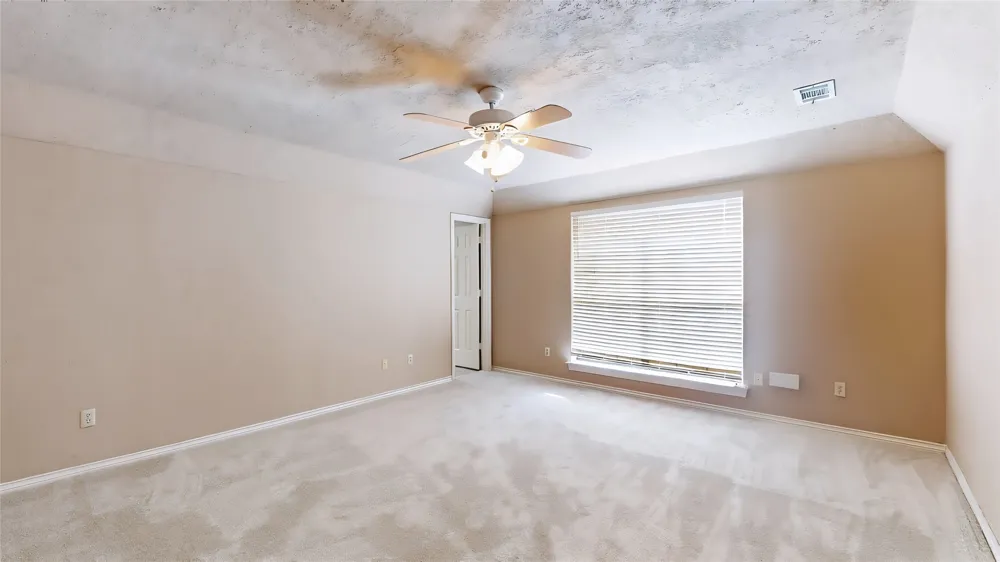 1543 Glenhill Lane Lewisville, TX 75077