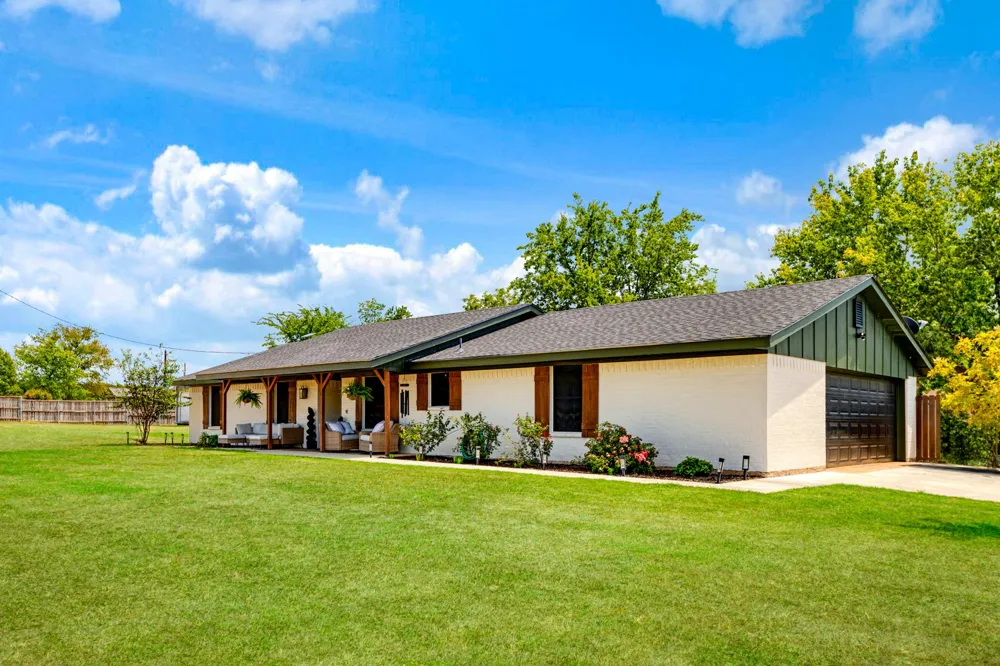 19 County Road 43040 Powderly, TX 75473