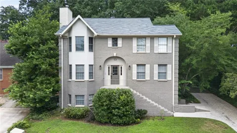 907 Heritage Hills