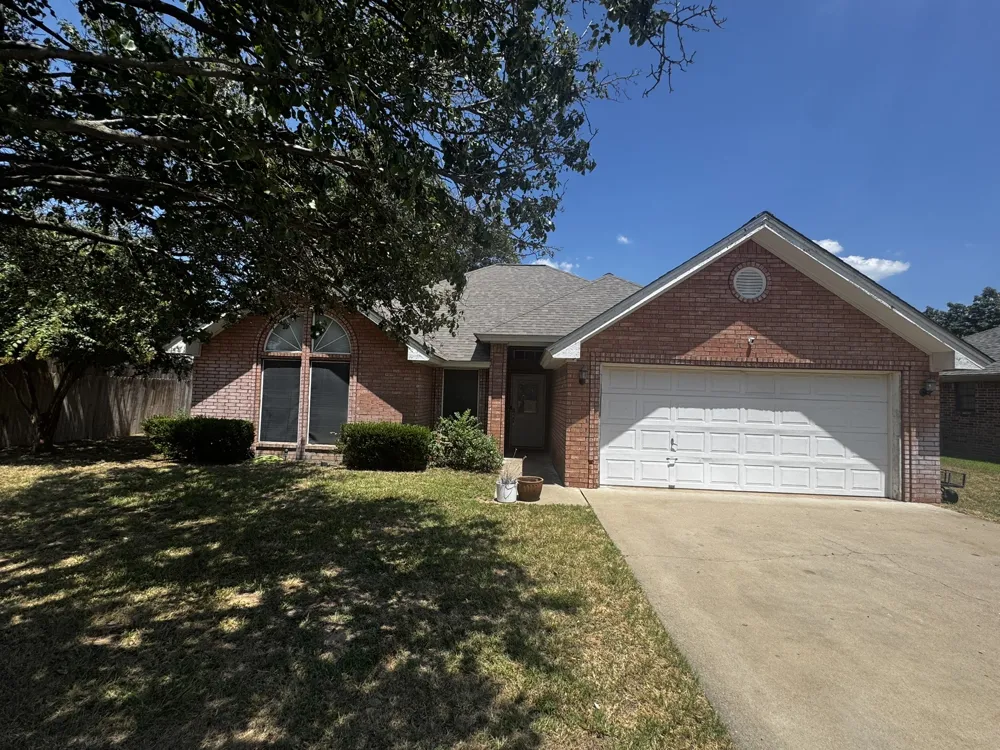 1449 Oakwood Drive Stephenville, TX 76401