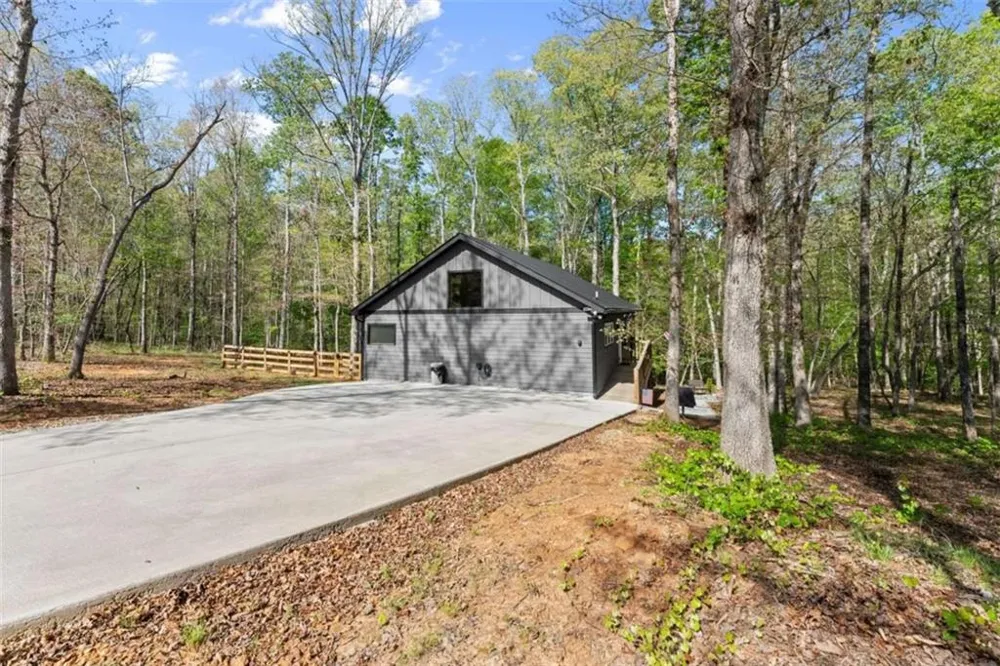 162 Hickory Ridge Drive Cleveland, GA 30528