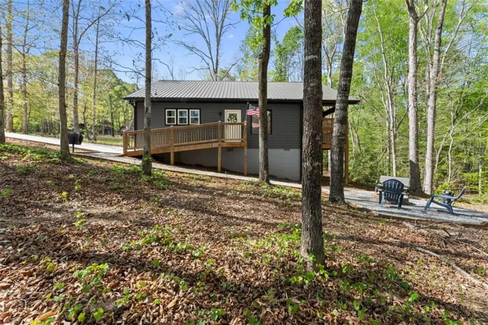 162 Hickory Ridge Drive Cleveland, GA 30528