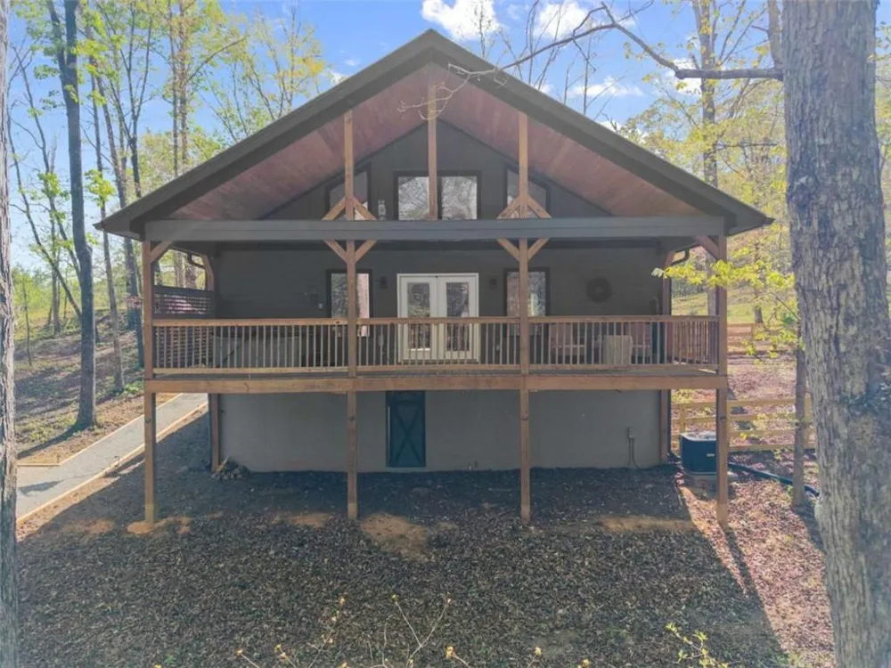 162 Hickory Ridge Drive Cleveland, GA 30528