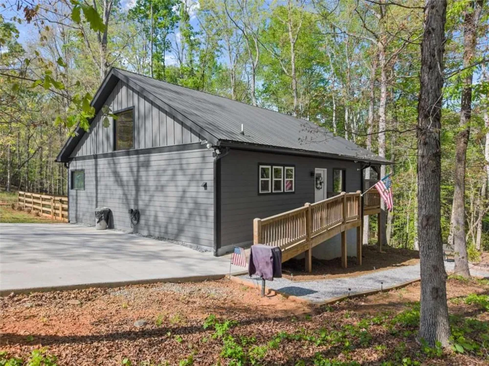 162 Hickory Ridge Drive Cleveland, GA 30528