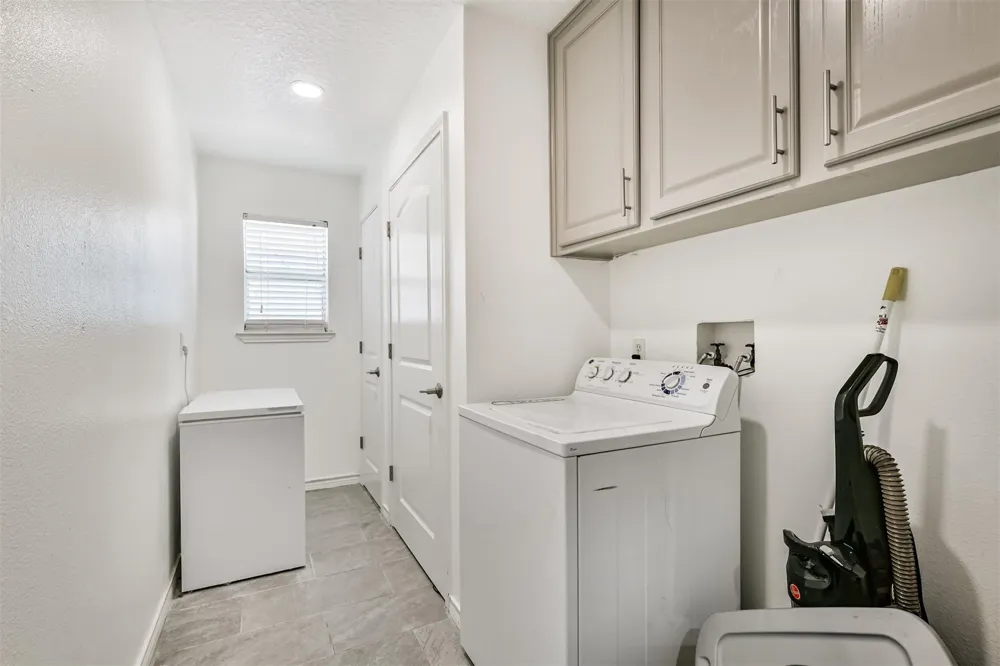 1823 Tiki Drive Galveston, TX 77554