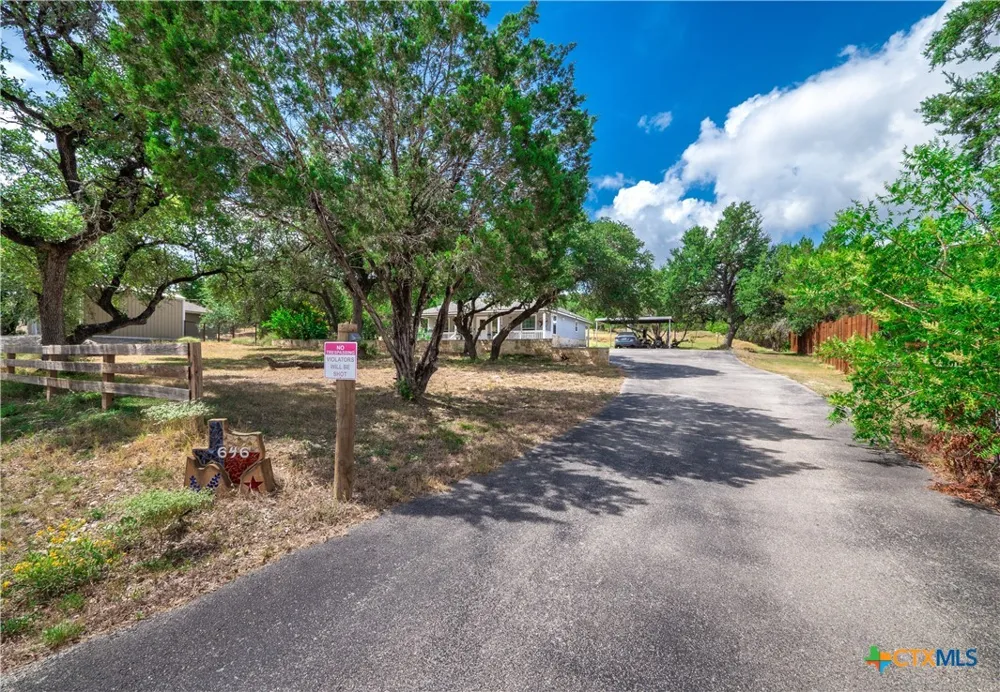 646 Appaloosa Drive Fischer, TX 78623