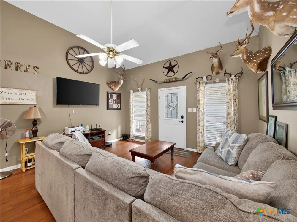 646 Appaloosa Drive Fischer, TX 78623